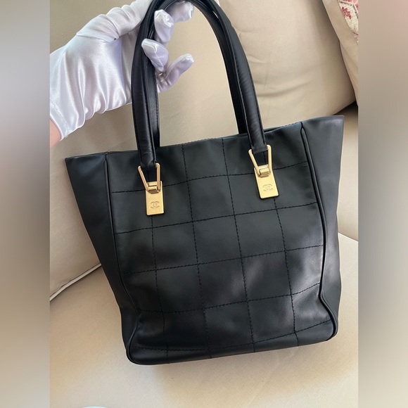 Authentic Chanel Chocolate Bar Tote - Picture 5 of 15